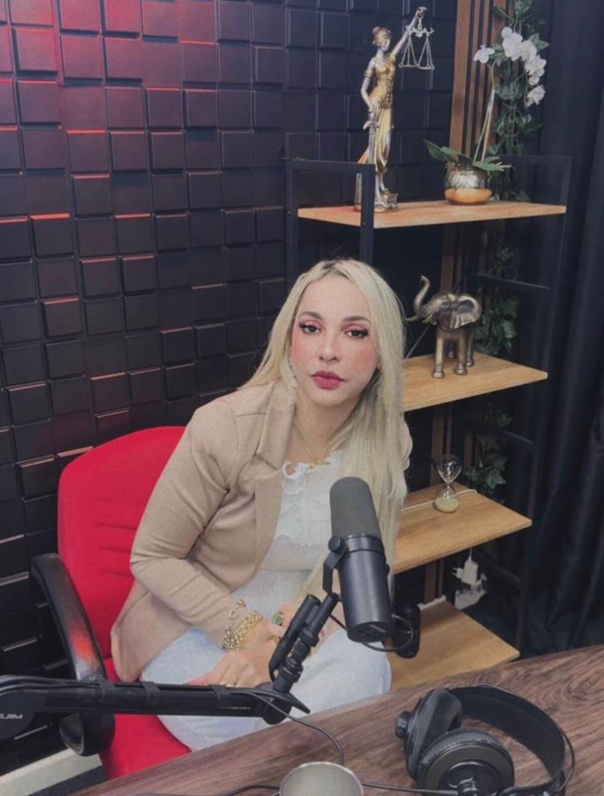 Irmã Tatyara em entrevista de podcast